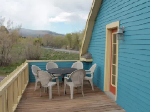 Downtown Main St.  Views of the Cumbres pass. Walk to the train, shops & dining. Hotels in Chama