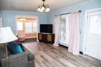 Granny's House- Hometown Hospitality by The Coleman Vault Hotels in Lawrence County