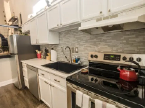 King Sized - Heart of Downtown Lafayette