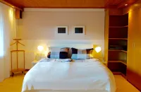 Quiet charming apartment overlooks the vineyards! Hotels in Bullay