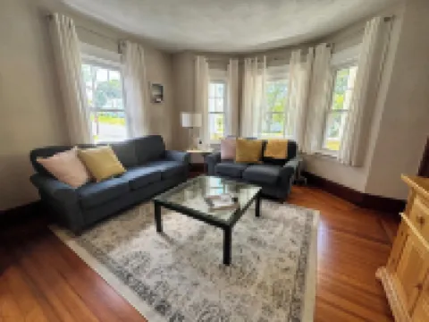 Cozy, 3 bed retreat near downtown Bristol