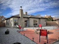 ABQ Home Overlooking Mountain- Near Sandia Tramway + Balloon Fiesta Hotels near Speedway