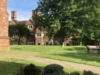 AWARD WINNING Shining Star on the Historic Cartway with River Views