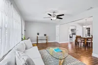 Beachy getaway in lovely Lakeland, Fl! Hotels in Polk County