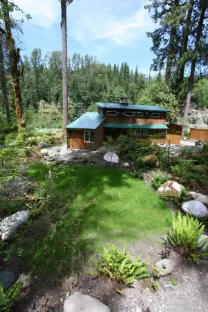 River Front on the South Fork of The Stillaguamish River Отели в г. Верлот