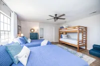 Beautiful Home on Caney Creek w/ Fishing Pier, Hot Tub, Fire Pit