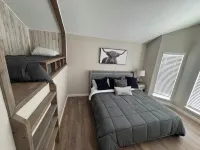 Remodeled house, 15 min. to Lake Texoma- pickleball and sand volleyball courts.