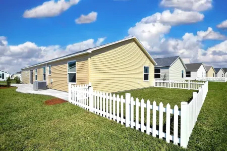 Upgraded Home in The Villages! Golf Cart Included, Community Pools and Much More Отели в г. Самтер