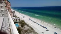 Completely Renovated, Family-Friendly, Condo, On The Beach sleeps 10