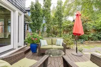 Beautiful North Cap Hill Craftsman with Hot Tub Các khách sạn ở Capitol Hill