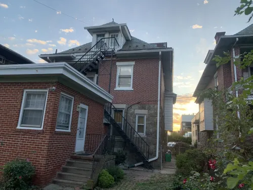 Continental travelers suite!! Spacious apartment, 5 minutes from Dorney Park !!