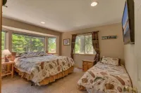 5 Bedroom Home - Huge Game Room, Bocce Ball, Amazing Outdoors Hotels near Echo Lake