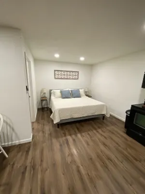 A step off Sunderland, Cozy quiet 2 bed suite.