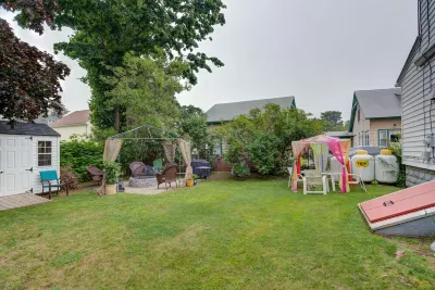 Walk to the Beach - 3 bedroom house with outdoor fire pit Hotels near Blue Ocean
