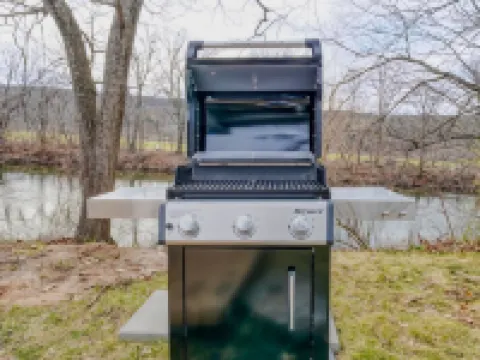Brand New House with Huge patio overlooks Esopus Creek at Lake Katrine アルスターのホテル