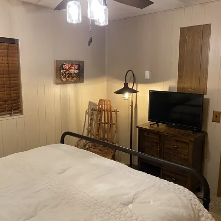 Quiet vacation house on forested property in Ouray