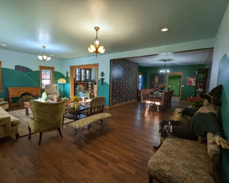 See nearby attractions, Visit Little Sahara, great salt plains, Alabaster Cavern Hotels in Alva