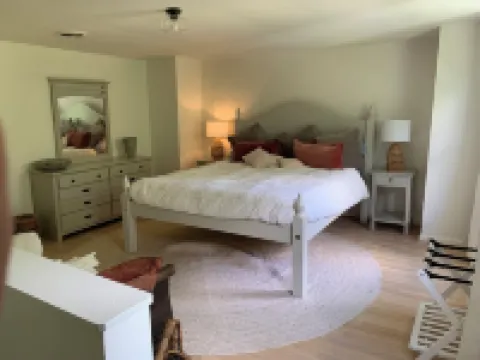 Perfect getaway at foothills of the Blue Ridge Mountains, with gorgeous views! Hotels in Samuel Miller