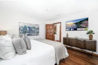 H168 10/10 Stars - Immaculate Remodeled Corner Condo w/Fireplace, New Golf Cart