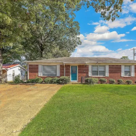 Boat Parking & Shore Power, Dog-Friendly Duplex, Fenced Yard Near Pickwick Lake