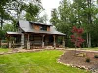 Luxury Log Cabin Living Отели рядом с достопримечательностью «Lone Hickory Indoor Arena»