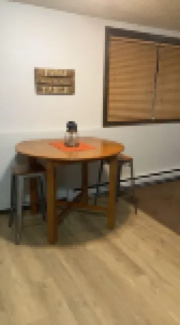 HC Hideaway - Rustic Roomy Relaxing!  Queen Bed, Full Kitchen!