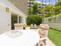 Apartment in Maspalomas with spacious garden, 30 m to the beach. Private garage Hotels in Meloneras