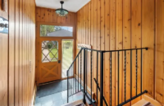 Cozy Spotless Lake Cottage-  Sports Lake, Gorgeous Sunsets, and Relaxation+