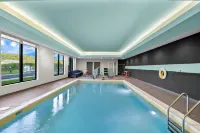 Tru by Hilton Lexington - piscina