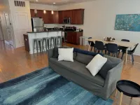 Spacious 3BR 3BA above Brewery, Pizza Shop & Arcade 5 mins to DT Indy