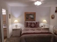 Fully furnished condo adjacent to golf course. 2 minute walk the London Bridge