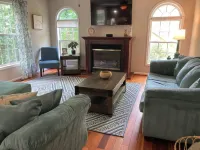 Wooded Hillside Retreat in Waldorf, MD - Top 10% and Guest favorite elsewhere