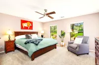 UPSCALE Sedona VIEWS-heated POOL-golf-hot tub-Pball-tennis-fireplace-PRIVATE