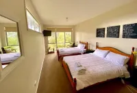 Deckhaus Hepburn Retreat
