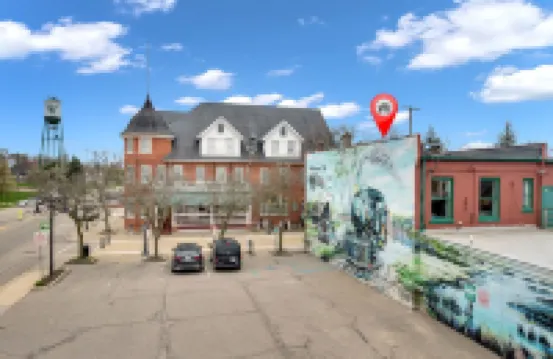 The Holly Herald Downtown Battle Alley