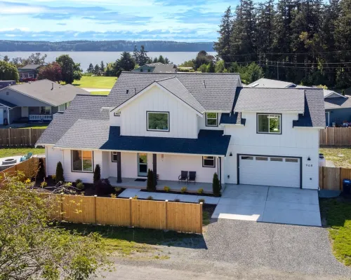 5Br Vacation Home Hot Tub/Game Room/Water Views/BBQ/Firepit/LG Yard Hotels in Camano
