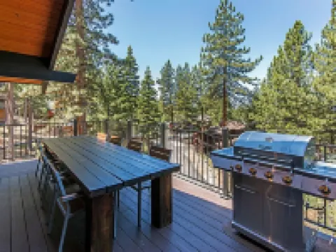 8 bedroom Estate close to the beach Hotels in Zephyr Cove–Round Hill Village