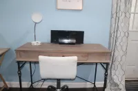 Lower Level Loft - Adorable Studio Apt. Near BWI
