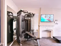 Chic studio in Loyola University with WiFi, fitness room, steps from the lake