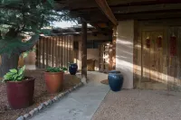 Oasis by the Santa Fe River - 4 Blocks to Historic Plaza; 1 Block to Canyon Road - キッチン