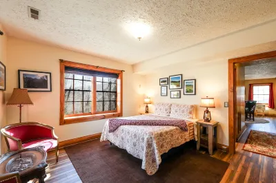 Luxury Log Cabin Getaway: Near Wintergreen Resort & Shenandoah Valley