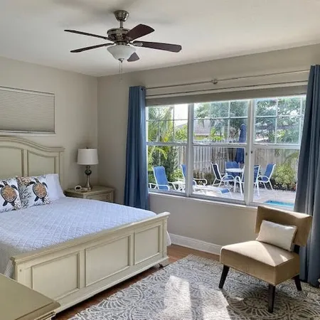 Naples Best Value Luxury 4 Bedroom Heated Pool Spa Bikes Spacious Backyard