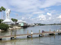 ONE BEDROOM CONDO ONE BLOCK TO BEACH