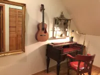 River North's Rock N' Roll - In The Heart of the City - Homestays