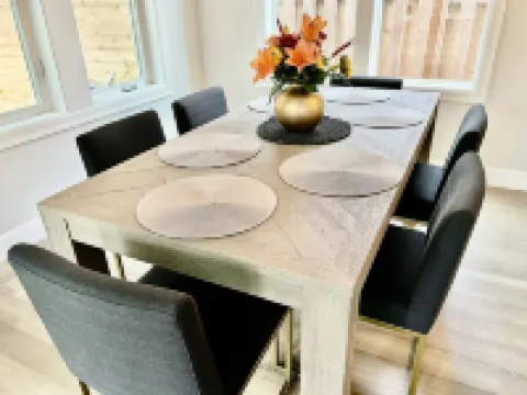 Upscale and quiet new home in Lake Oswego with amazing Patio