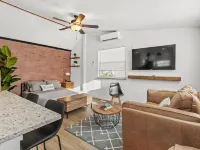 Spacious Industrial Style Guesthouse Hotels in Riverview