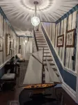 Exclusive use of Second Floor Guest Suite of beautiful Victorian home
