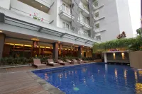 Crystal Lotus Hotel Yogyakarta - Pools