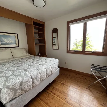 Sand Beach Door County Lake House - Last Minute Opening!