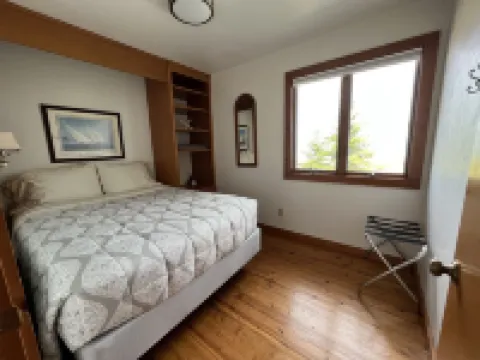 Sand Beach Door County Lake House - Last Minute Opening!